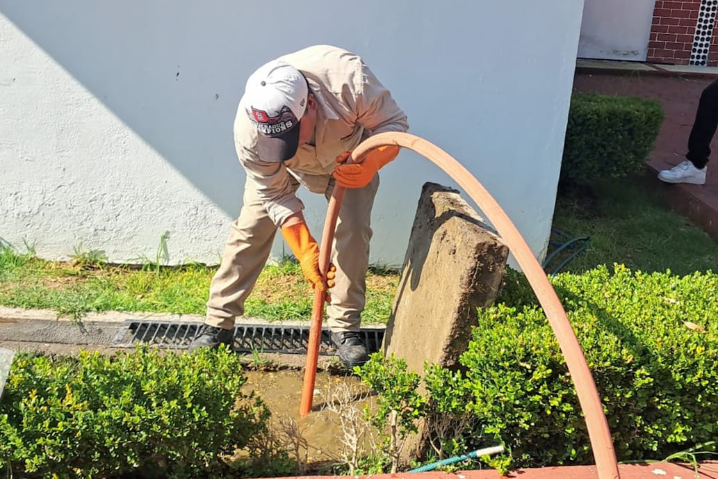 Ayuntamiento de Tlaxcala responde al llamado ciudadano con trabajos de desazolve por taponeo de drenaje